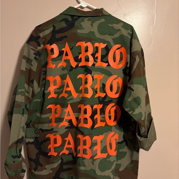 Authentic Kanye West Vintage Pablo Camouflage Jacket with Orange Graphic size xl - Picture 1 of 3